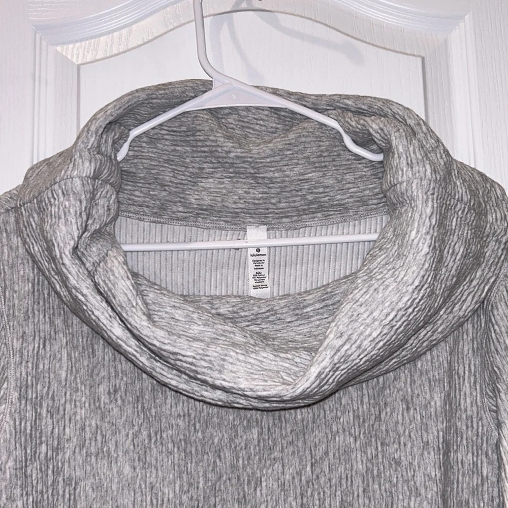 Lululemon Gray Sweater, Size XXS